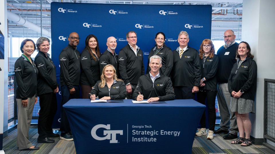 Picture of MOU Signing ceremony participants from PNNL and Georgia Tech